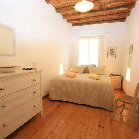 Spiti Valia Villa Naousa (Paros)